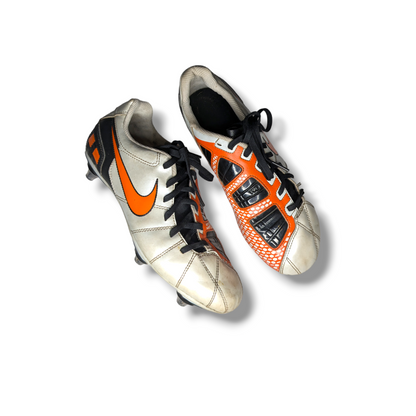 Nike T90 SG