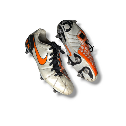 Nike T90 SG