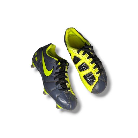 Nike T90 SG